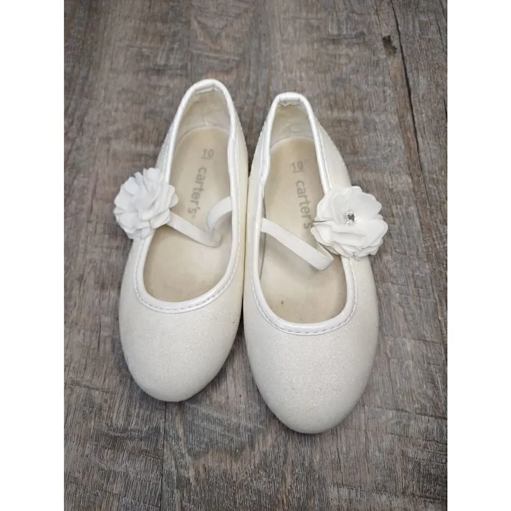 🌸 $10 SALE 🌸 Carter's white flower flats